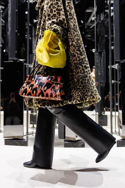 Look 72